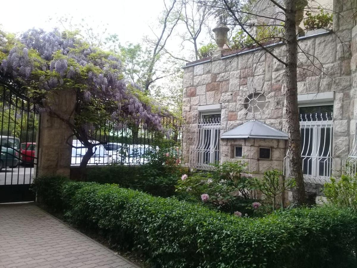 Modern Parkside Garden View Apartment Budapest Ngoại thất bức ảnh